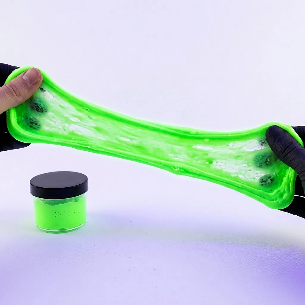 DIY UV Reactive Infinite Stretch Putty – Art & Craft Toy for Kids – KidsTown.pk Pakistan